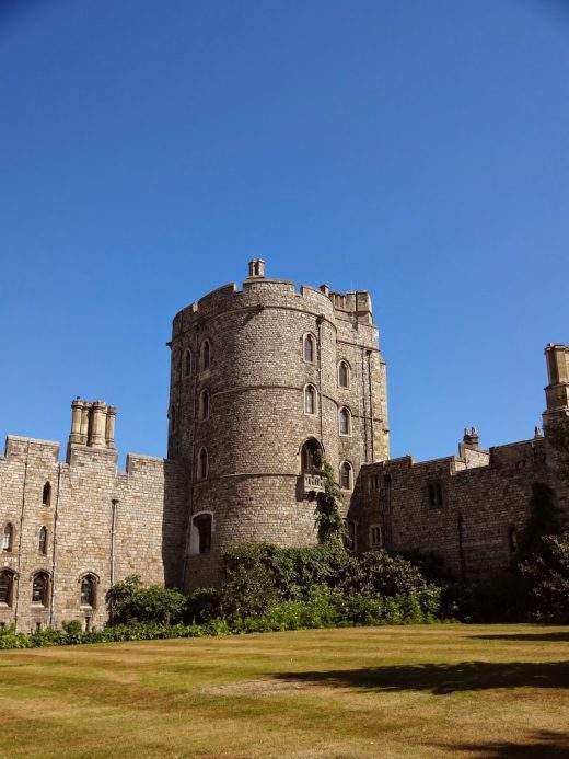 Castle Capers: Windsor Castle - Tassie Devil Abroad