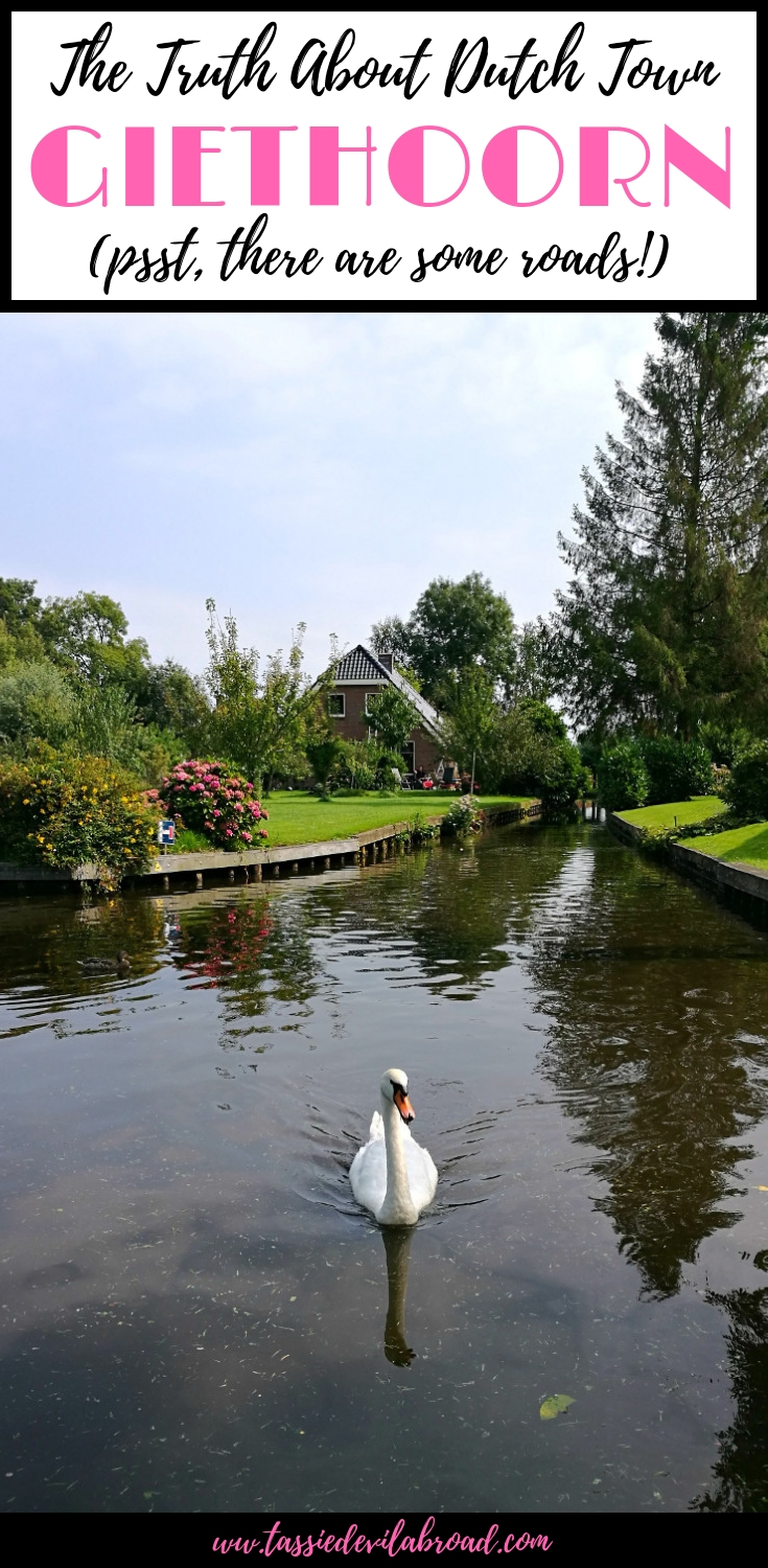 Busting the myths and giving you the facts about visiting Giethoorn, the Dutch town with 'no roads'. #giethoorn