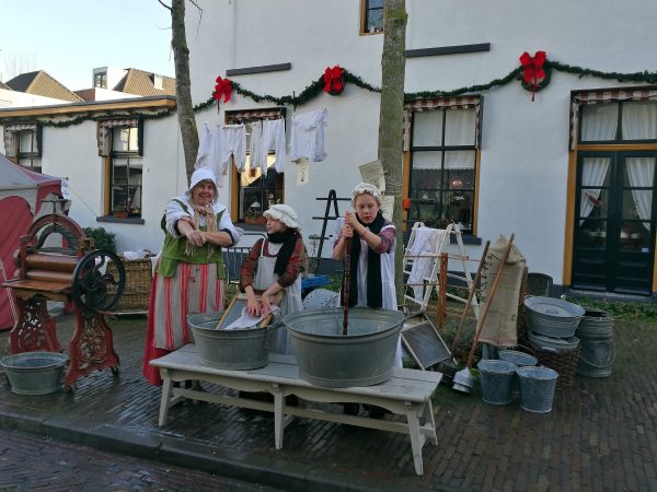 Have you heard about the Christmas Dickens Festival held every year in the Dutch town of Deventer? Find out all about it here!