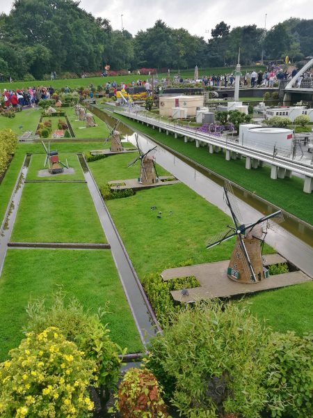 How to see the whole of Holland in one day at Madurodam! Find out all about this amazing attraction in the Hague right here. #netherlands #holland #madurodam