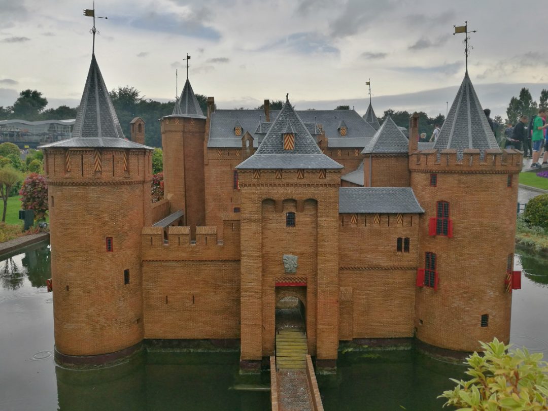 How To See The Whole Of Holland In One Day At Madurodam - Tassie Devil 