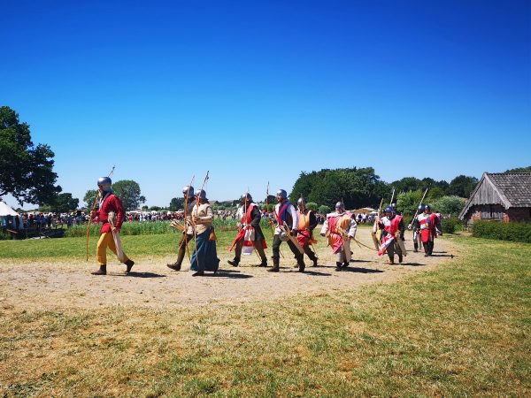 Like castles? Read on to find out about the Dutch Doornenburg Castle and the recreated battle for Doornenburg! A perfect day out for kids and history buffs.