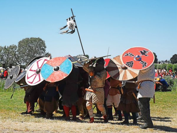 Like castles? Read on to find out about the Dutch Doornenburg Castle and the recreated battle for Doornenburg! A perfect day out for kids and history buffs.