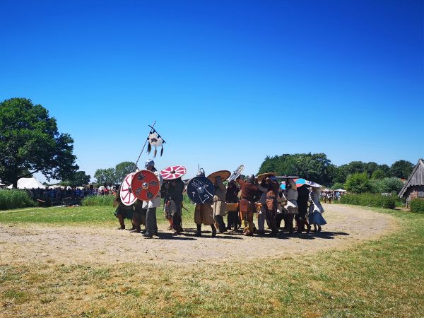 Like castles? Read on to find out about the Dutch Doornenburg Castle and the recreated battle for Doornenburg! A perfect day out for kids and history buffs.