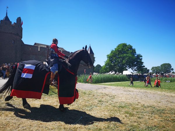 Like castles? Read on to find out about the Dutch Doornenburg Castle and the recreated battle for Doornenburg! A perfect day out for kids and history buffs.