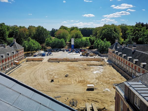 Everything you need to know about visiting the Dutch royal palace of Paleis Het Loo, and how it changes through the seasons!