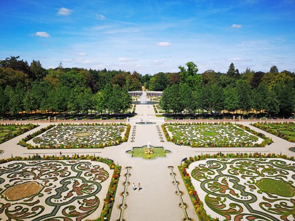 Everything you need to know about visiting the Dutch royal palace of Paleis Het Loo, and how it changes through the seasons!