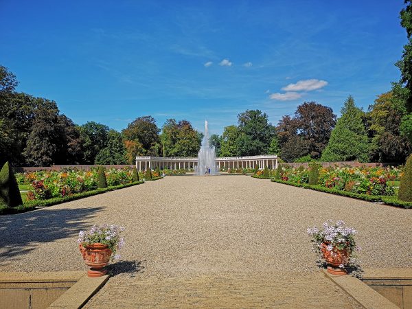 Everything you need to know about visiting the Dutch royal palace of Paleis Het Loo, and how it changes through the seasons!