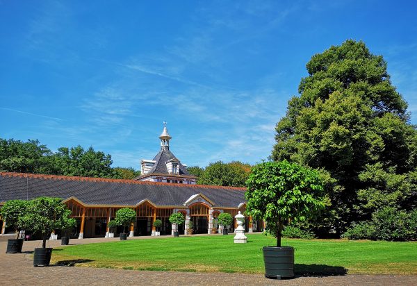 Everything you need to know about visiting the Dutch royal palace of Paleis Het Loo, and how it changes through the seasons!