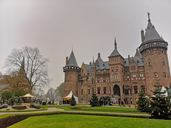 All the details and inspiring photos of the Country and Christmas Fair, an annual festive tradition at Castle de Haar in the Netherlands.