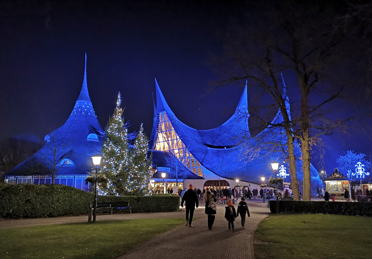 Find out why you should visit Efteling, the magical Dutch theme park!