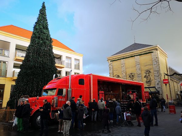 Valkenburg is the Christmas city of the Netherlands! Find out all about visiting this magical Dutch Christmas town (featuring Christmas markets in caves from Roman-times!) here. 