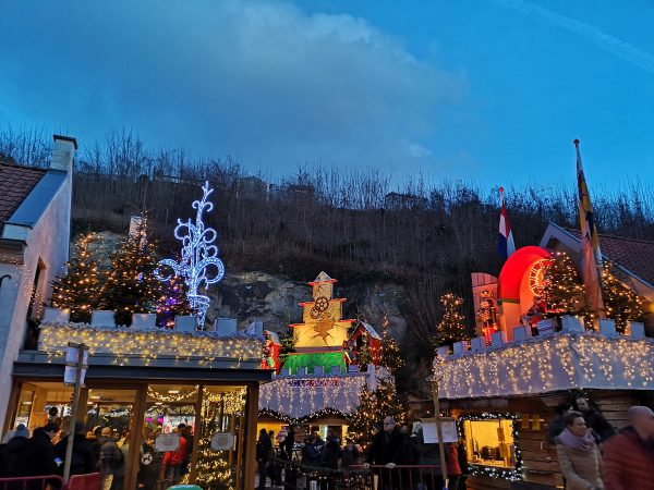 Valkenburg is the Christmas city of the Netherlands! Find out all about visiting this magical Dutch Christmas town (featuring Christmas markets in caves from Roman-times!) here. 