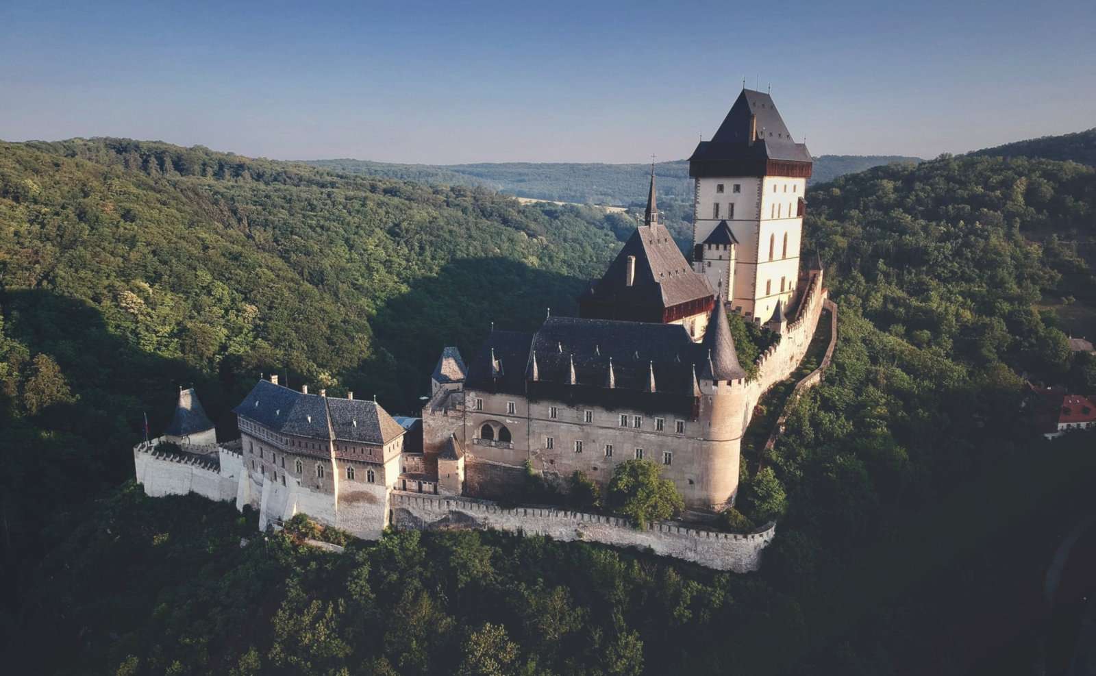 A gorgeous castle in Czech Republic that will remind you of playing Kingdom Come: Deliverance.