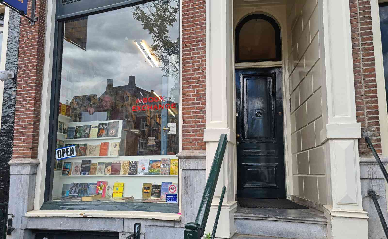 best travel books for amsterdam