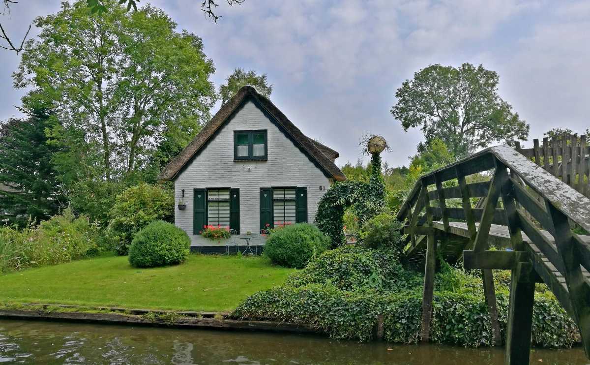 The Truth About Visiting Giethoorn